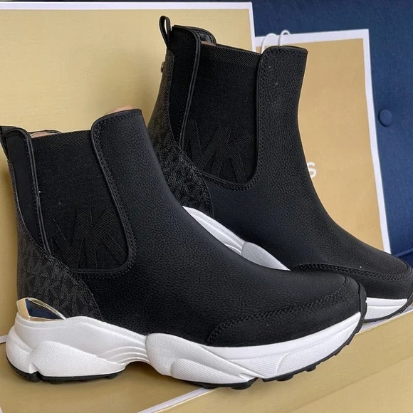 Michael Kors Katrina Bootie Tumbled Leather 49R2KAFE5L Black - Picture 6 of 16